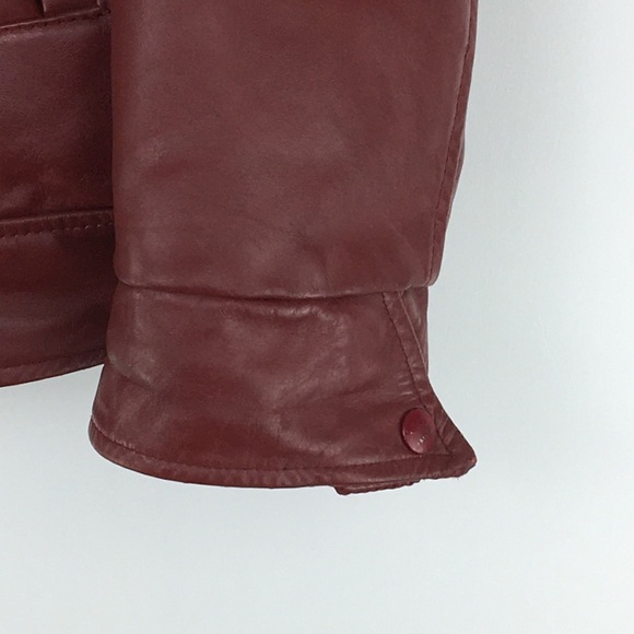 Vintage QUEEN’S UNIVERSITY 1990 Leather Jacket - Picture 14 of 16